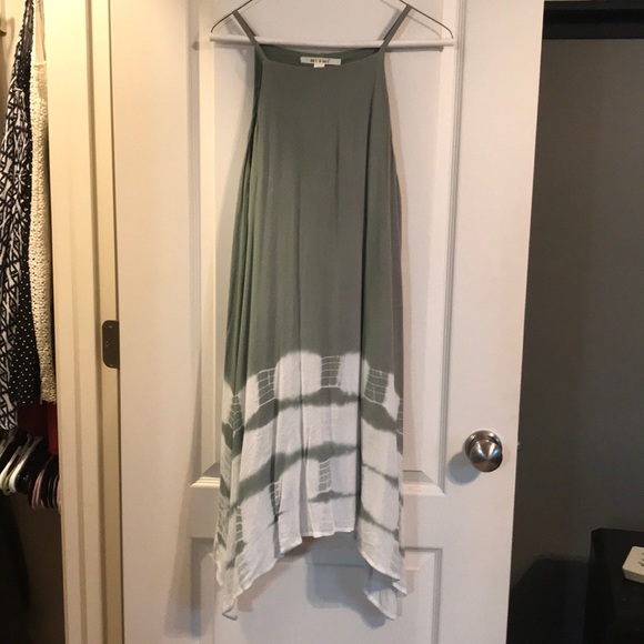 Francesca’s light green Flowy dress - Picture 1 of 5